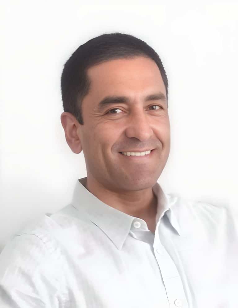 Foto Psicologo Cristian Pons 768x990